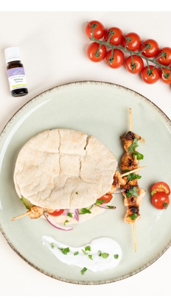 Brochettes de poulet marinées façon shish Taouk à l'extrait naturel d'hélichryse (curry) BIO